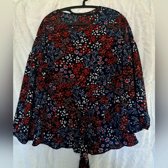 Signature 1 Studios black floral blouse front tie at bottom size L - Picture 1 of 1